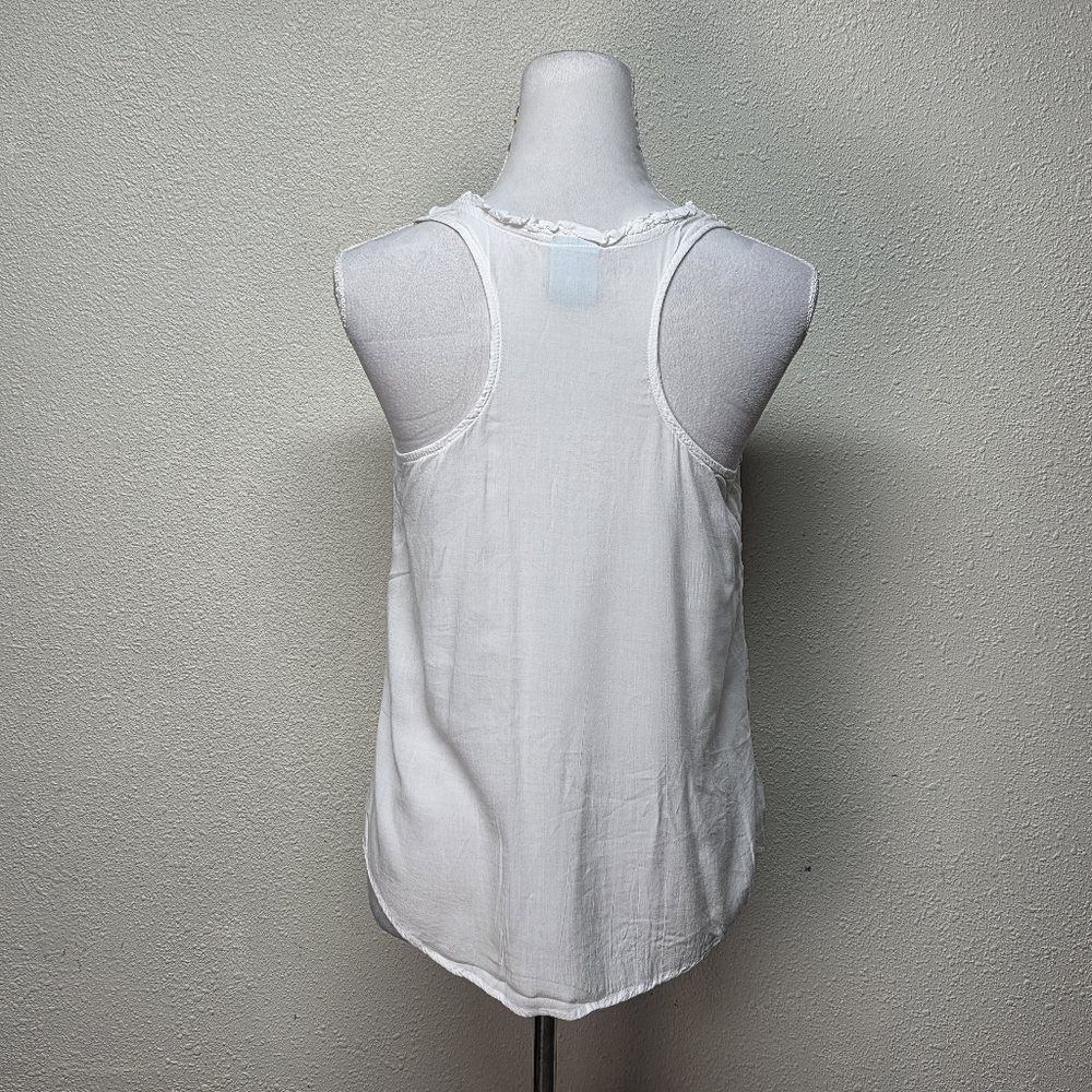 h.i.p. happening in the present White Sleeveless Relaxed Tank Top Size Medium - Picture 2 of 6